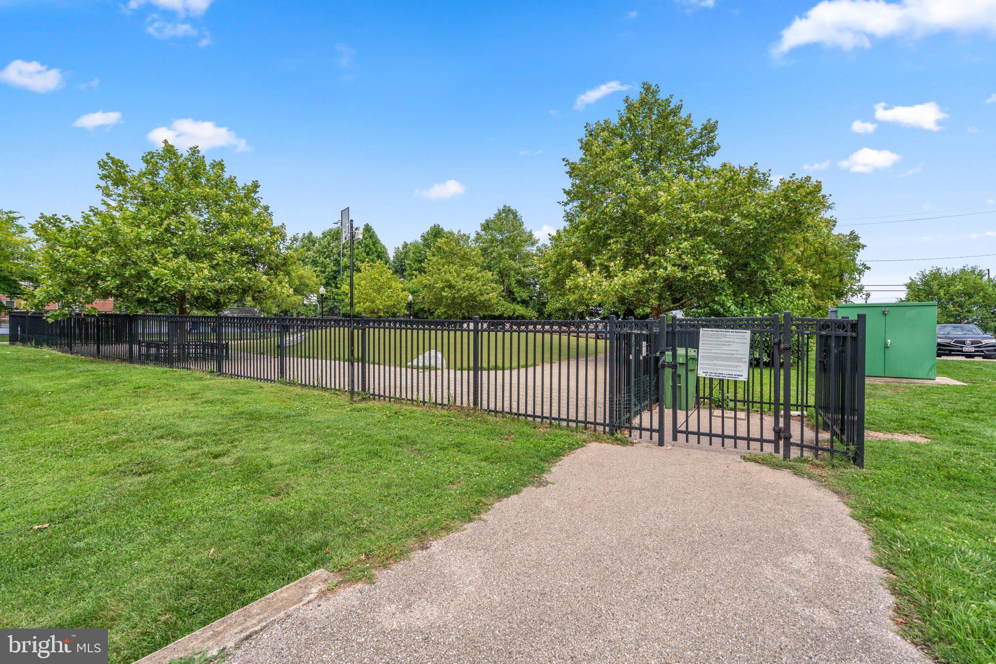 LOCUST POINT - Residential