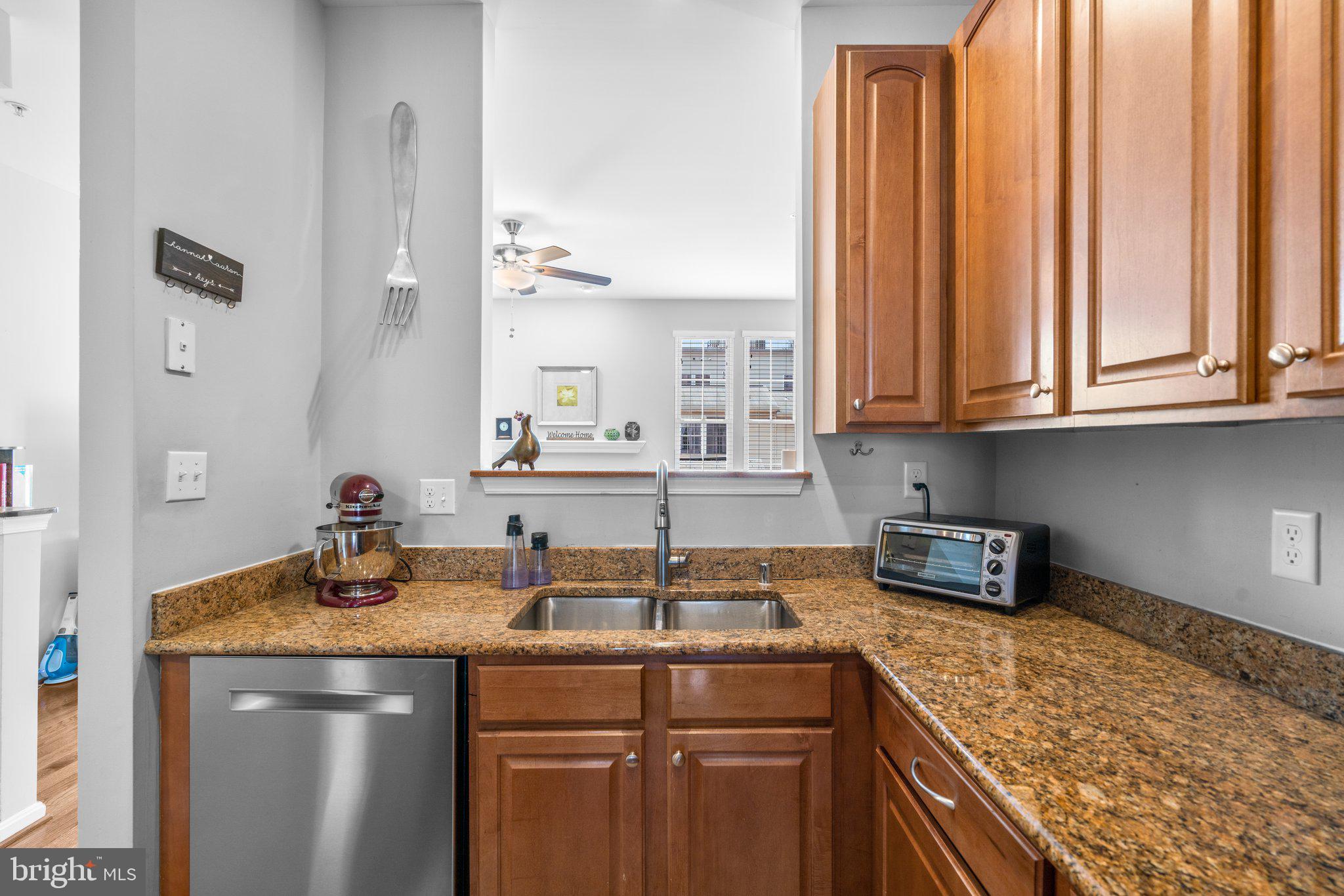 LOCUST POINT - Residential