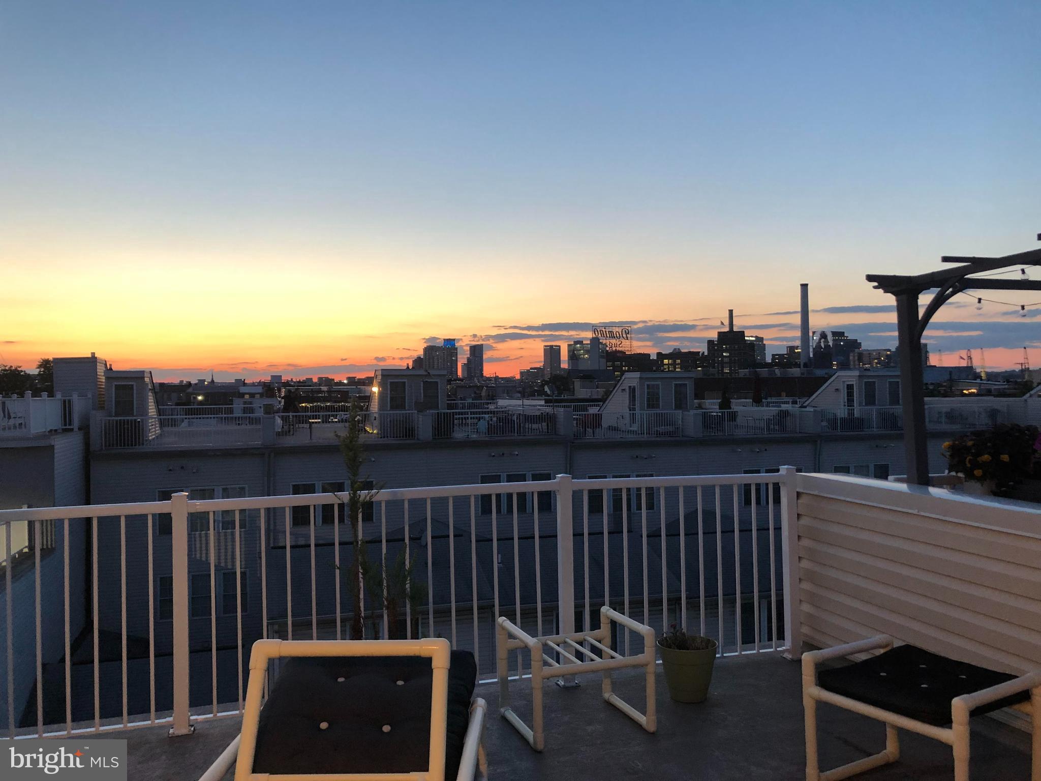 LOCUST POINT - Residential