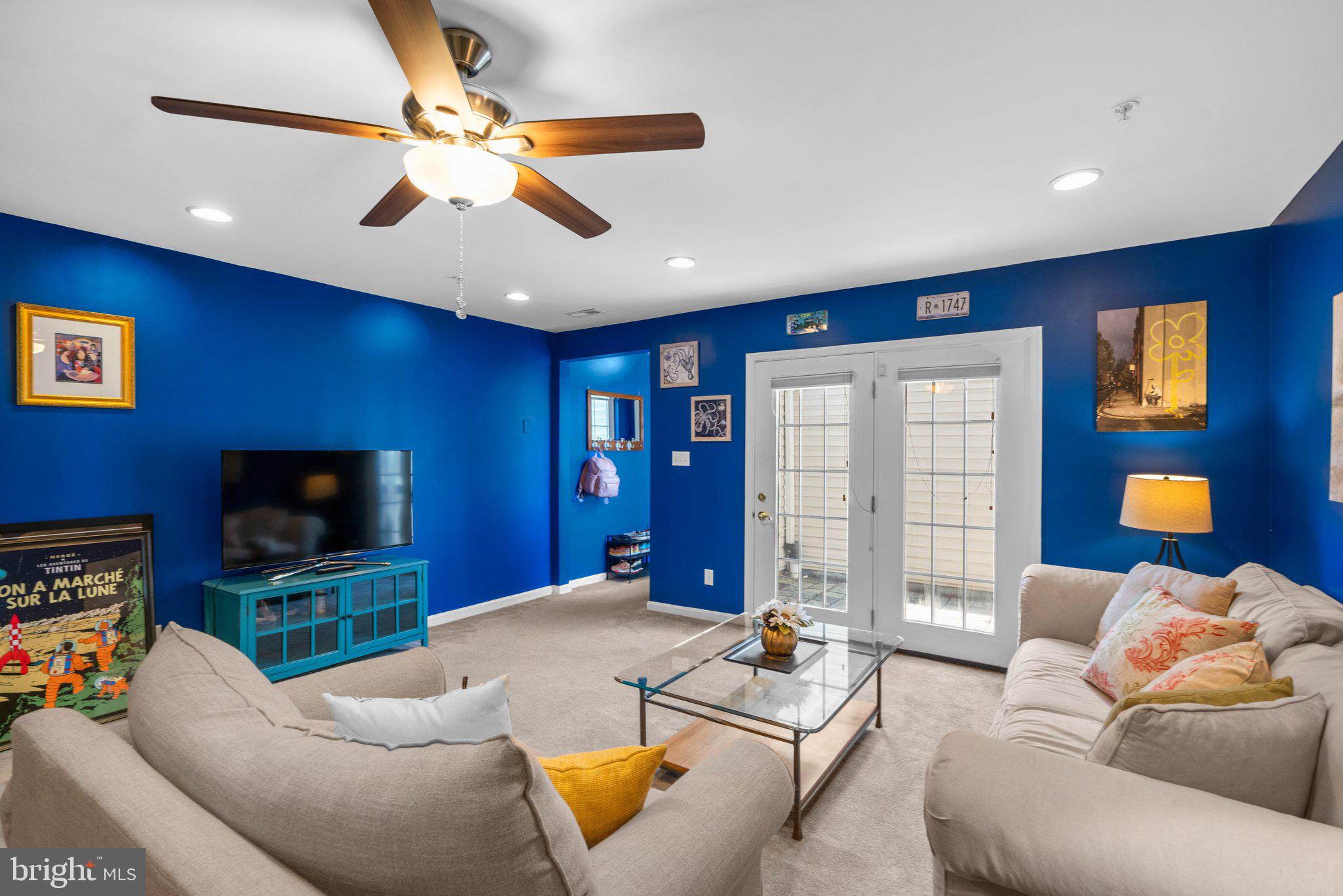 LOCUST POINT - Residential