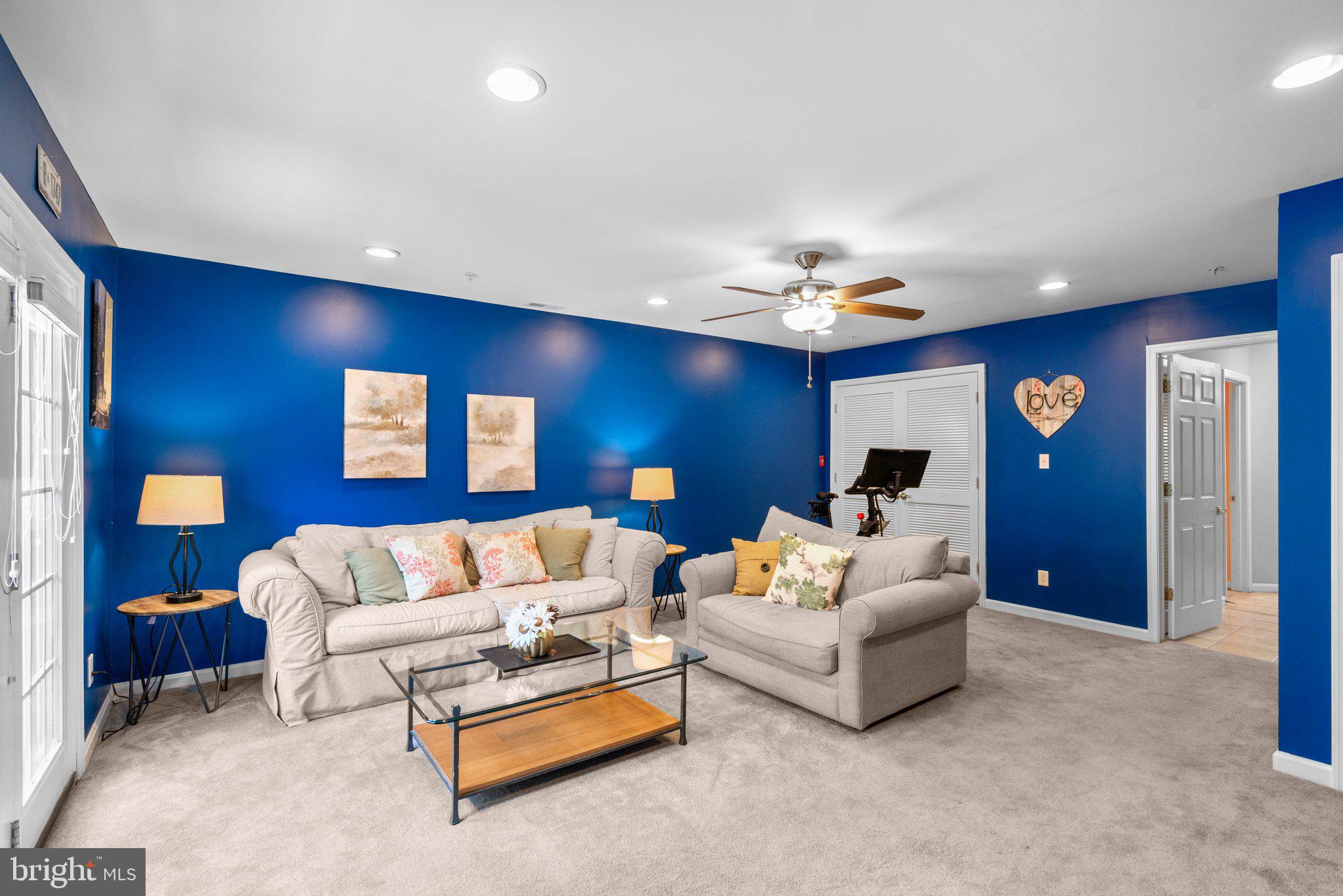 LOCUST POINT - Residential