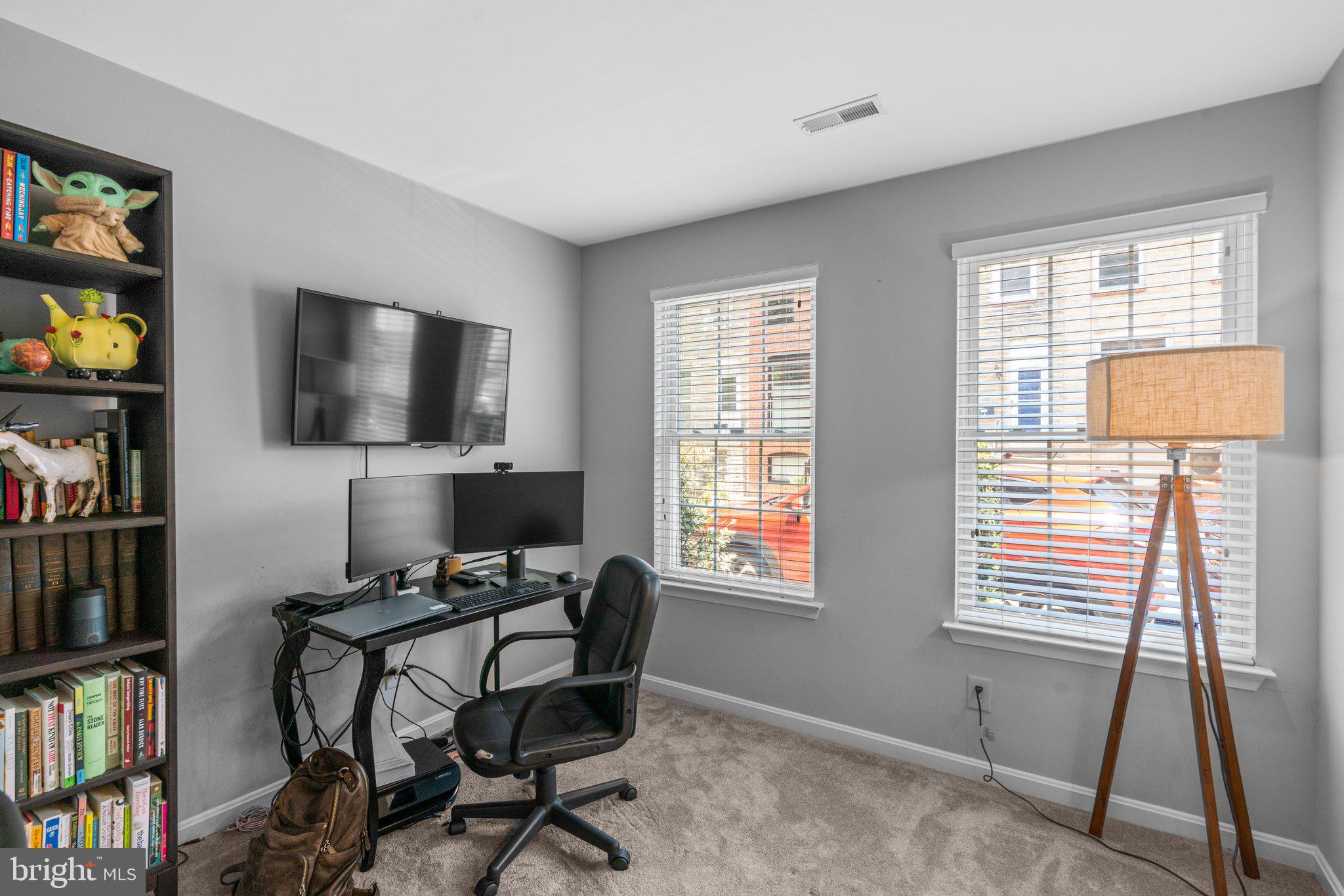 LOCUST POINT - Residential