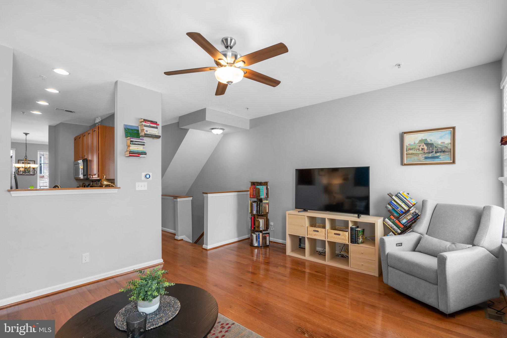 LOCUST POINT - Residential