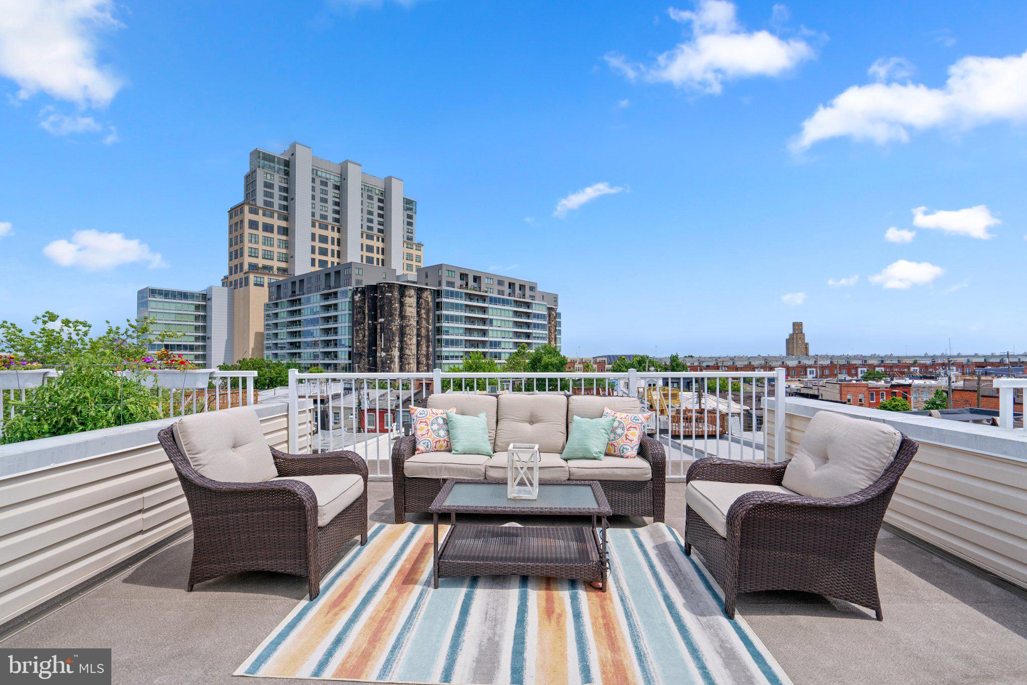 LOCUST POINT - Residential