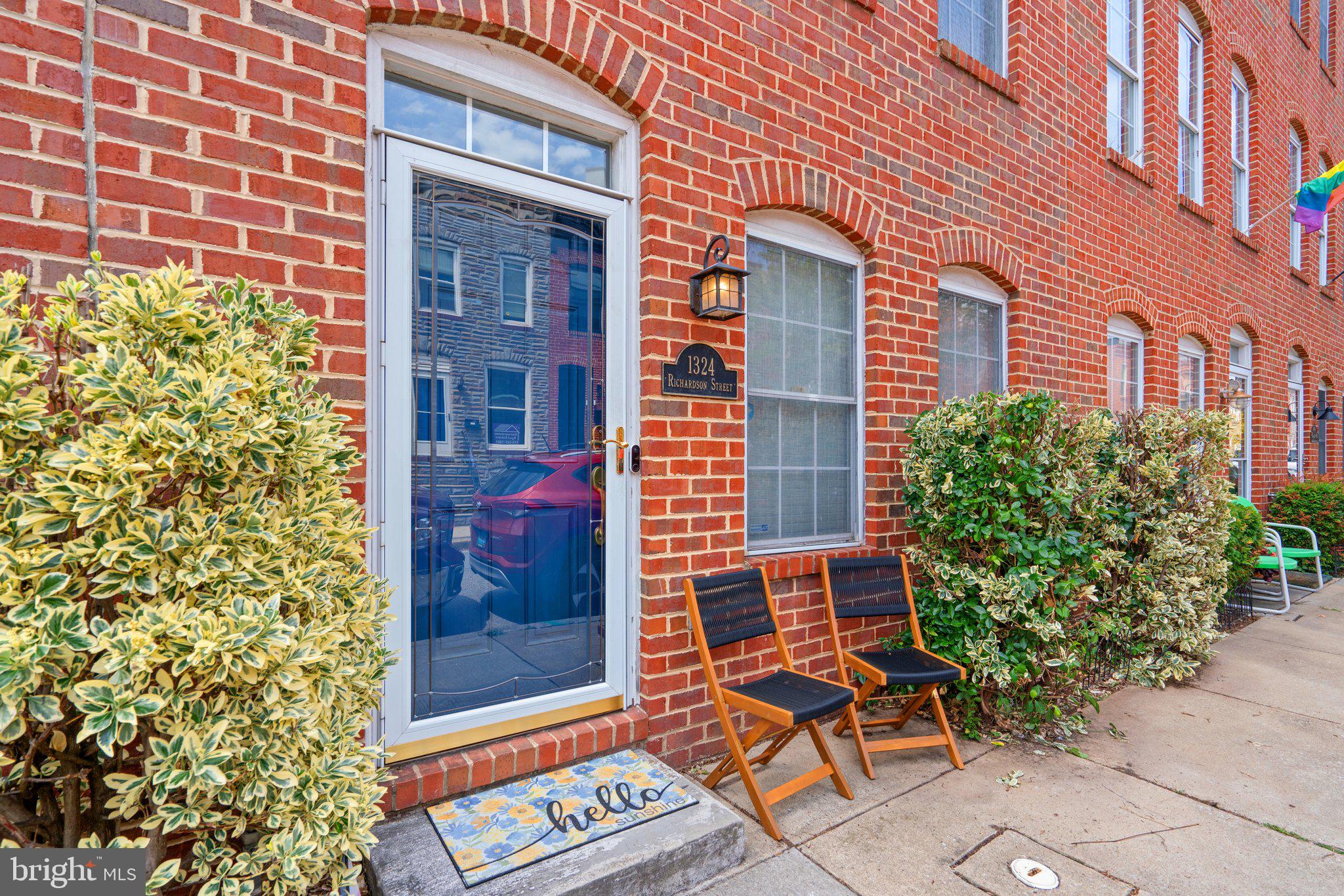 LOCUST POINT - Residential