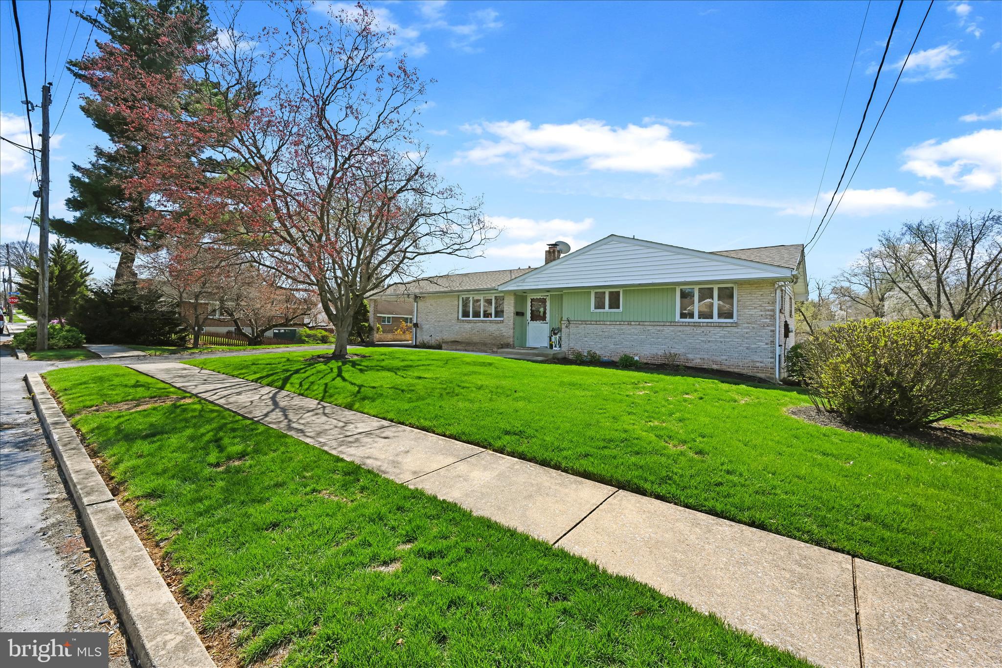 224 N CHESTNUT STREET