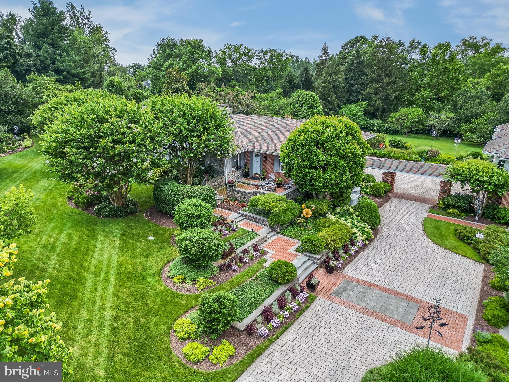 6 SEMINOLE AVENUE