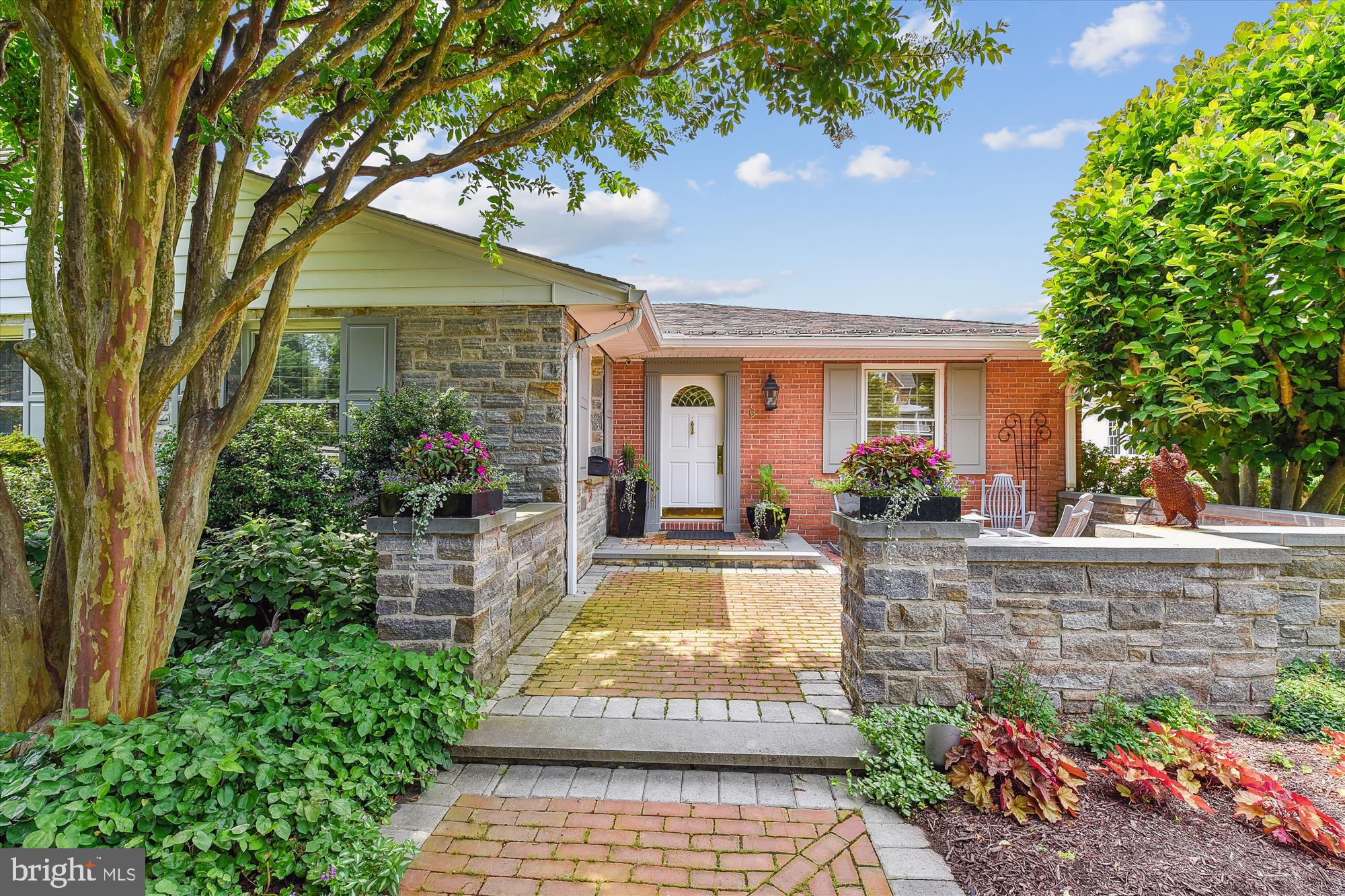 6 SEMINOLE AVENUE
