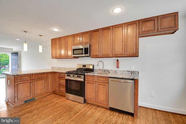 732 CRESCENT DR, GLENOLDEN, PA 19036 - Image dd00982e3be9043ae398cdee7ead064f/653590774