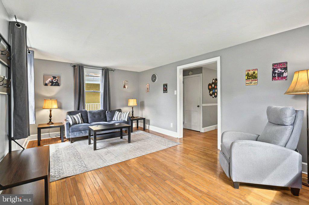 39 W COTTAGE AVENUE
