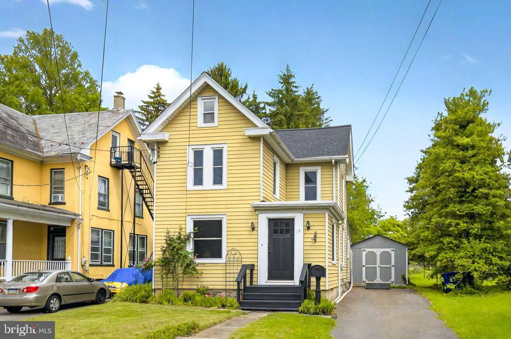 Photo of 39 W Cottage Avenue, MILLERSVILLE, PA 17551 (MLS # PALA2070054)