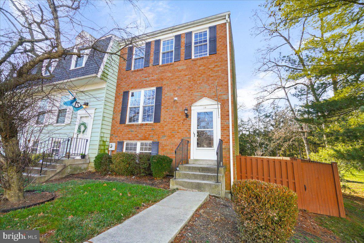 GLADE TOWN - Residential Lease