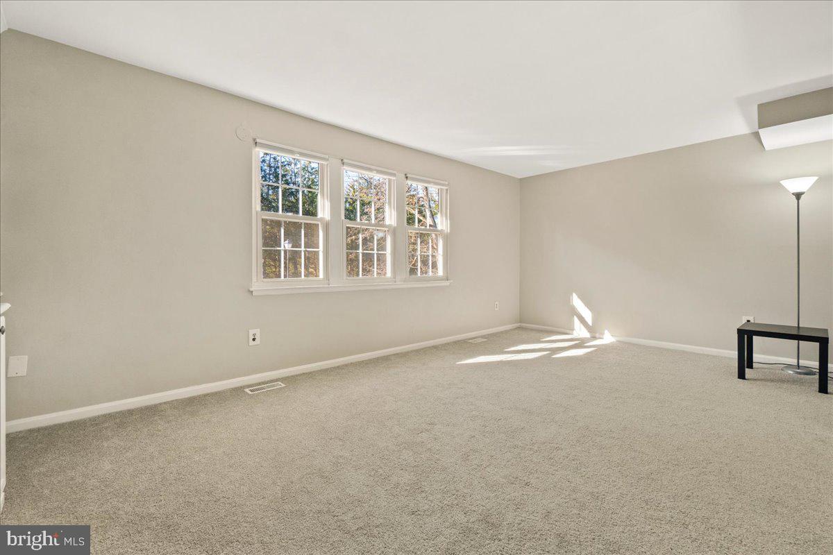 GLADE TOWN - Residential Lease