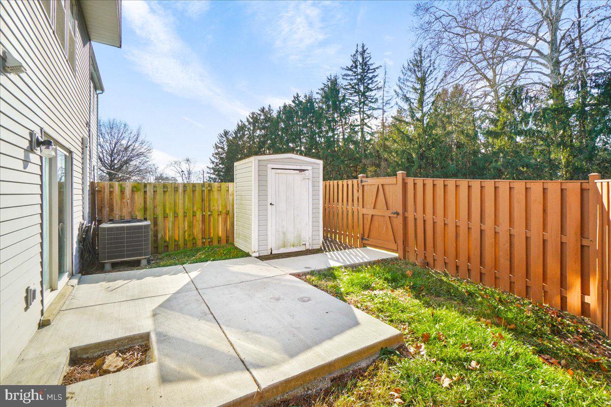 GLADE TOWN - Residential Lease