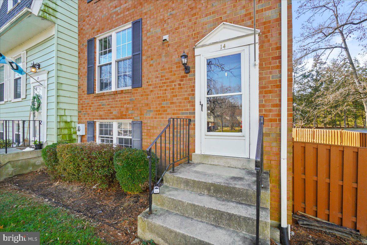 GLADE TOWN - Residential Lease