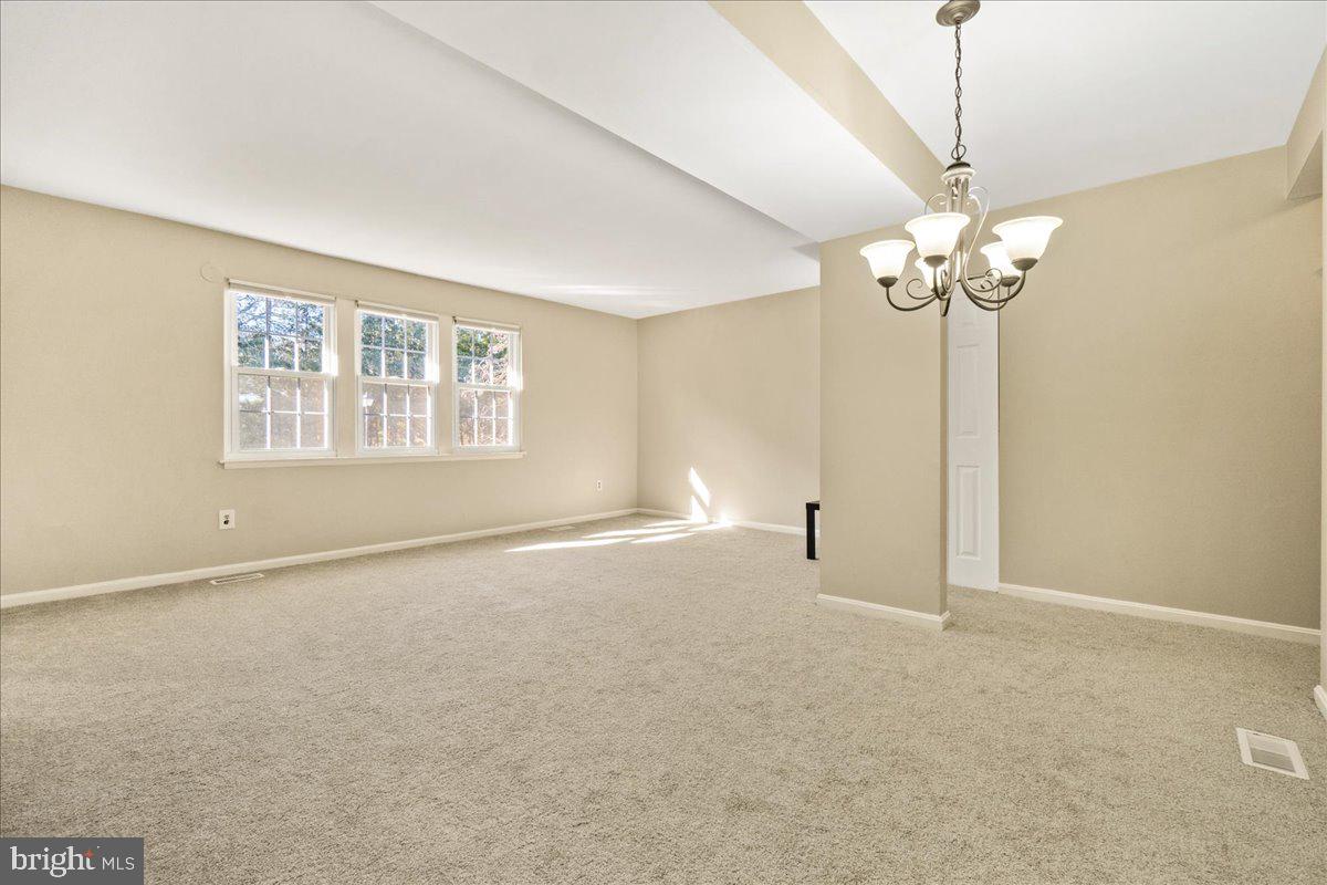 GLADE TOWN - Residential Lease