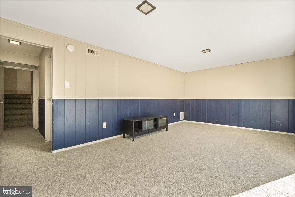 GLADE TOWN - Residential Lease