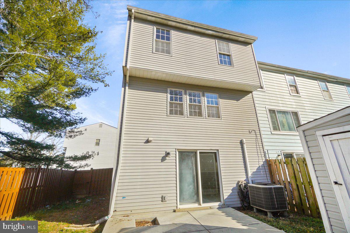 GLADE TOWN - Residential Lease