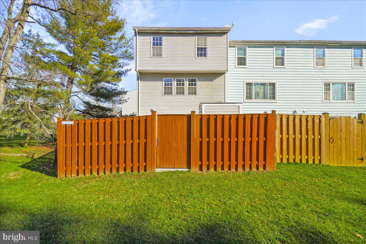 GLADE TOWN - Residential Lease