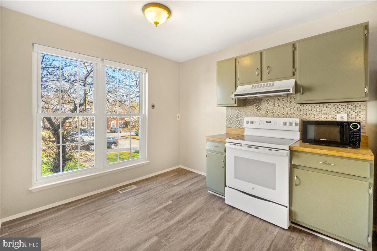 GLADE TOWN - Residential Lease