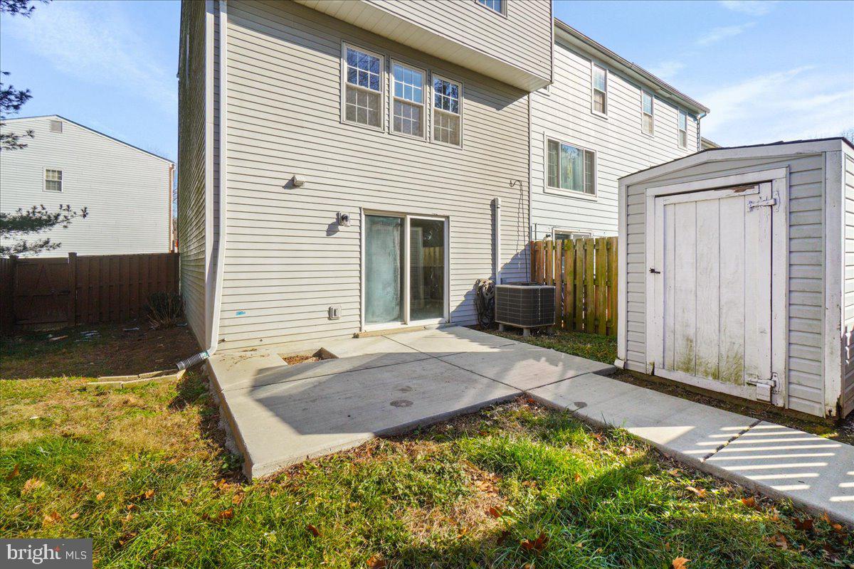 GLADE TOWN - Residential Lease