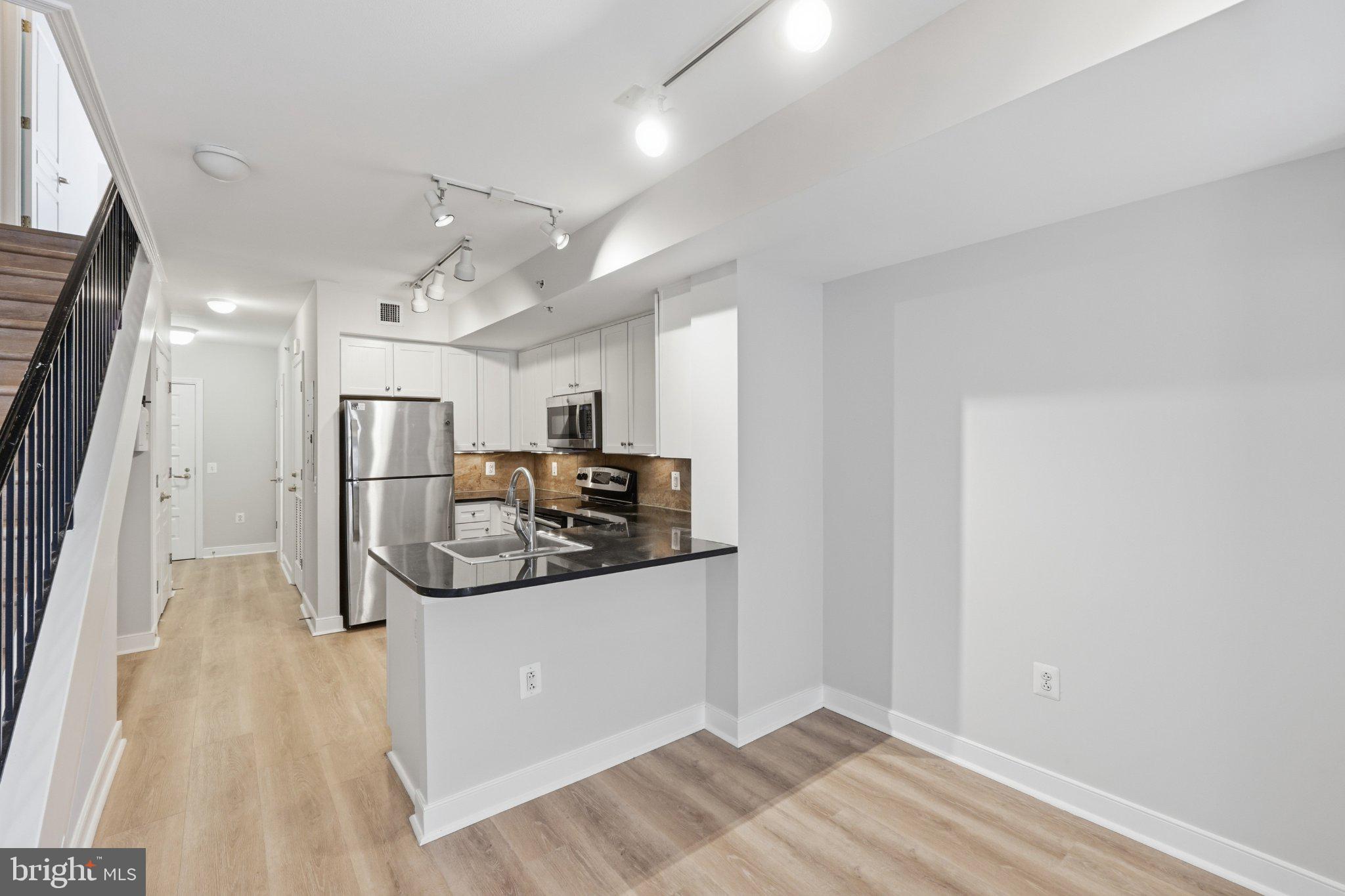 631 D STREET NW 844