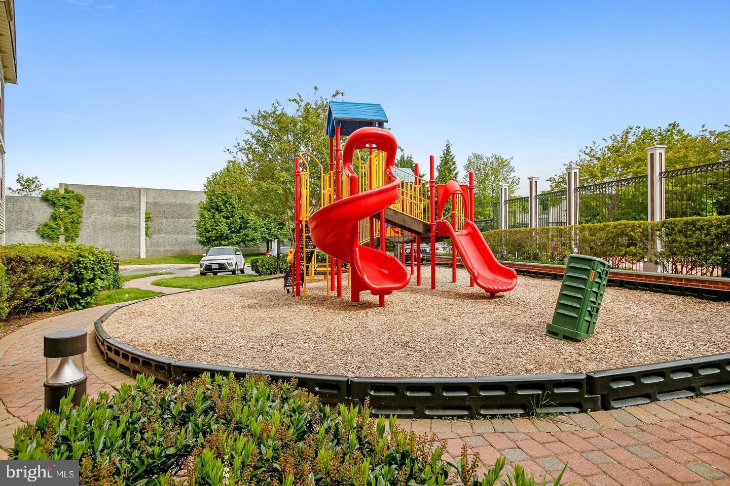 FAIRFAX RIDGE - Residential