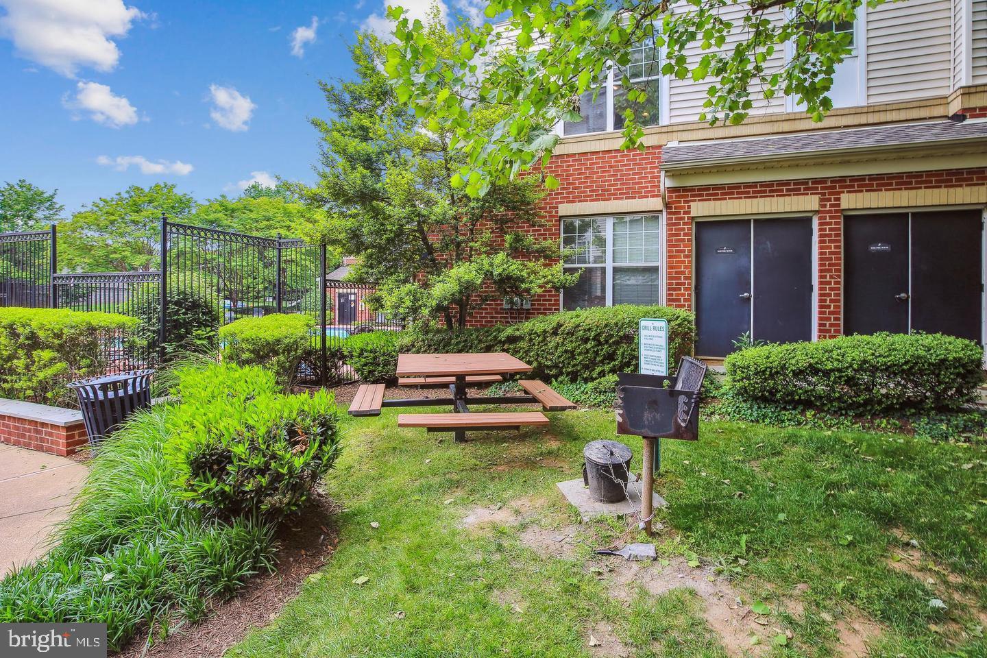 FAIRFAX RIDGE - Residential