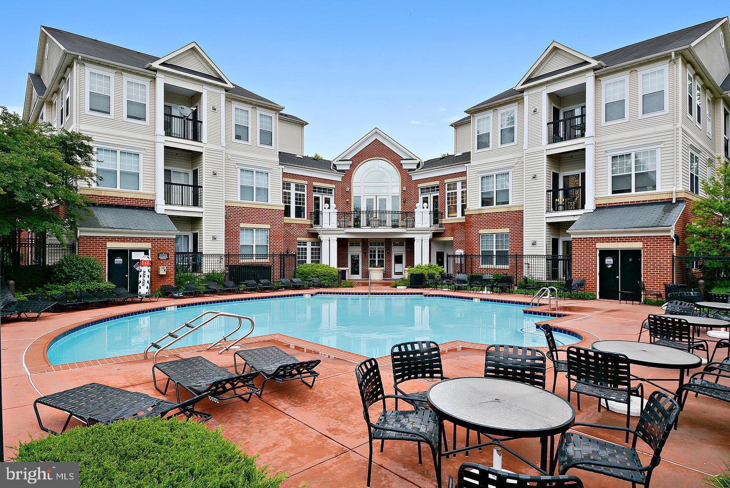 FAIRFAX RIDGE - Residential