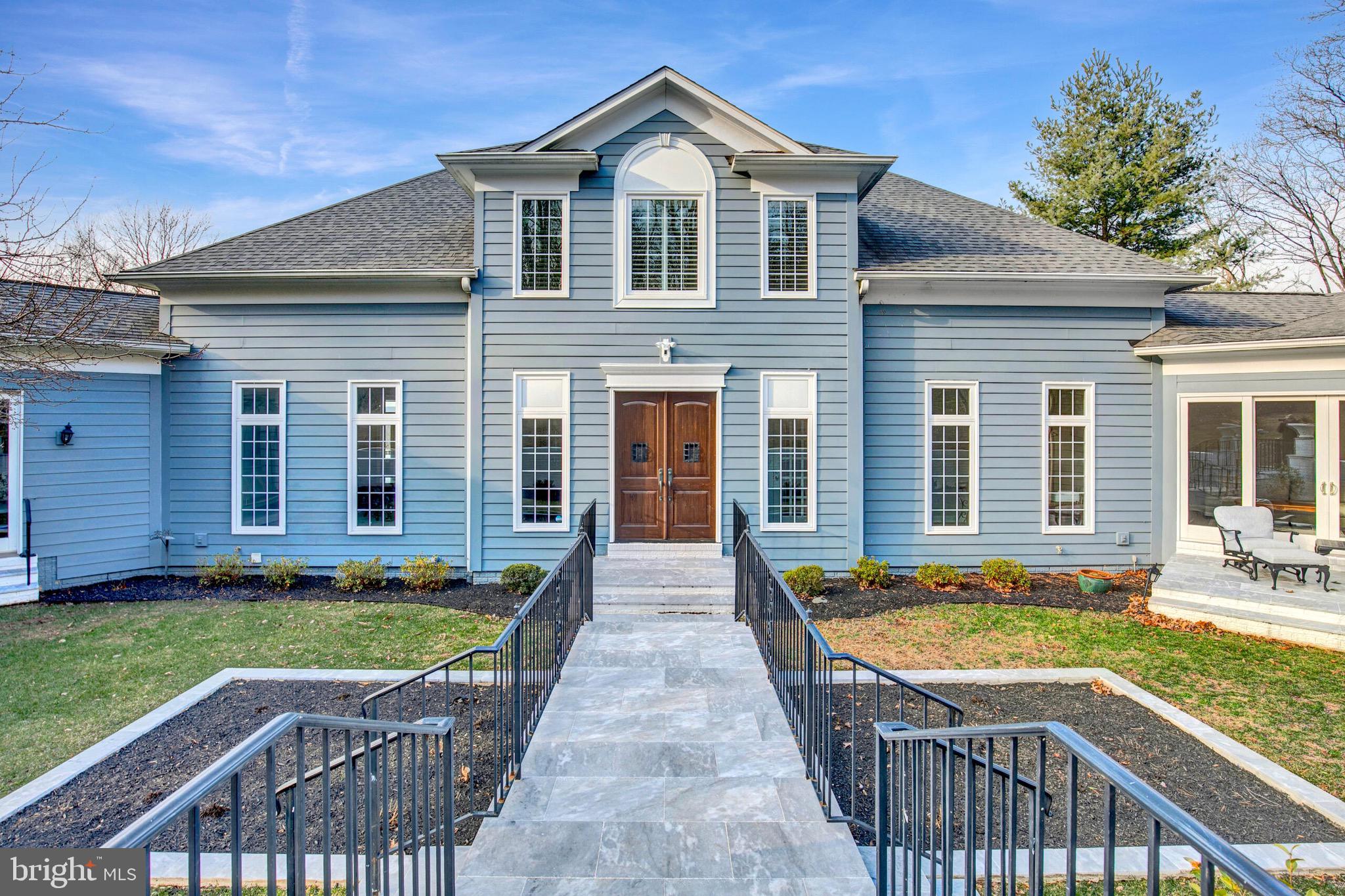 14812 MANOR VIEW