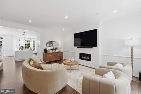 Townhouse For Sale - 210 Painted Post Lane<br/> Montgomery County, GAITHERSBURG, MD 20878
