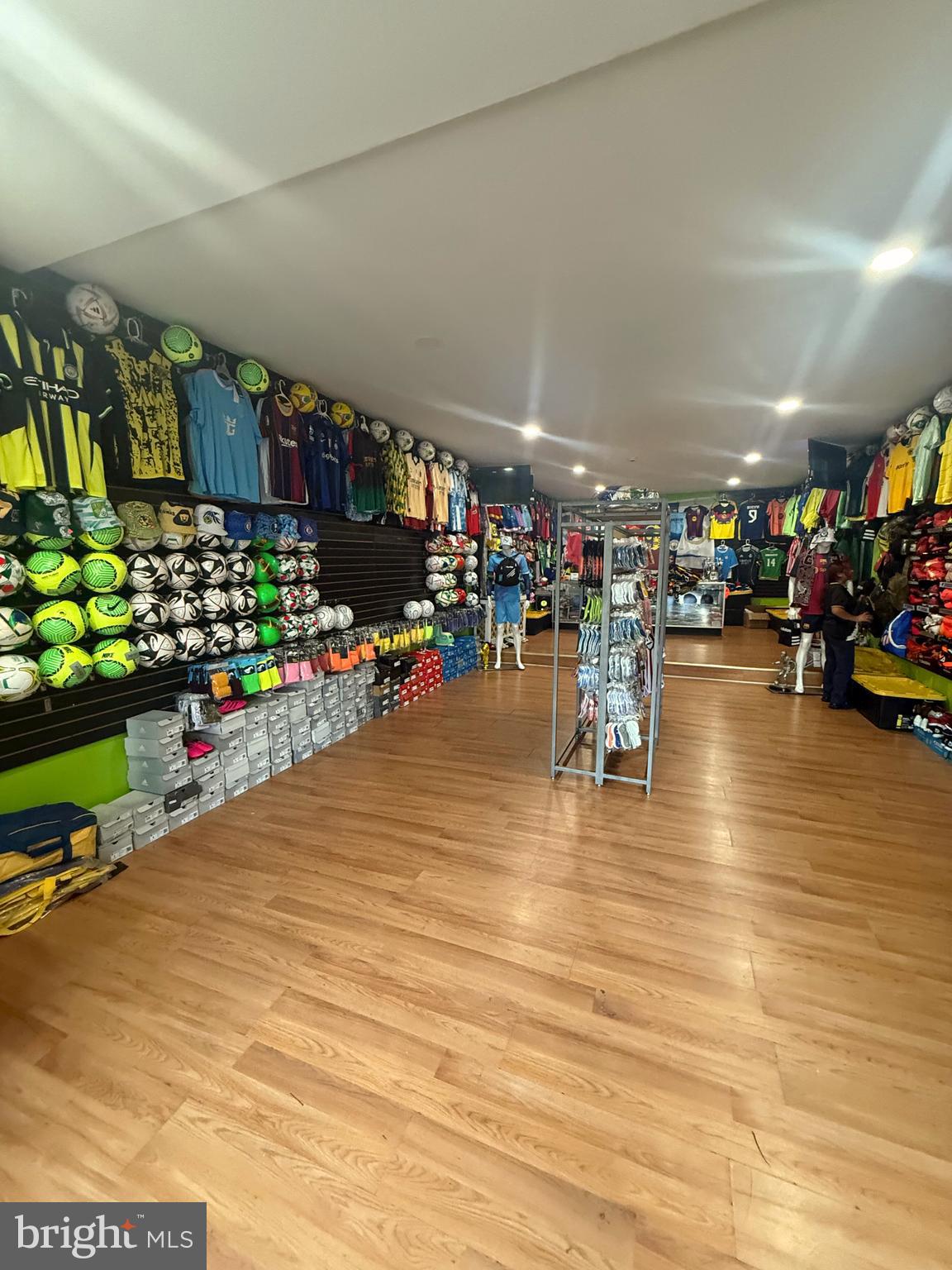 2621 WESTFIELD AVENUE