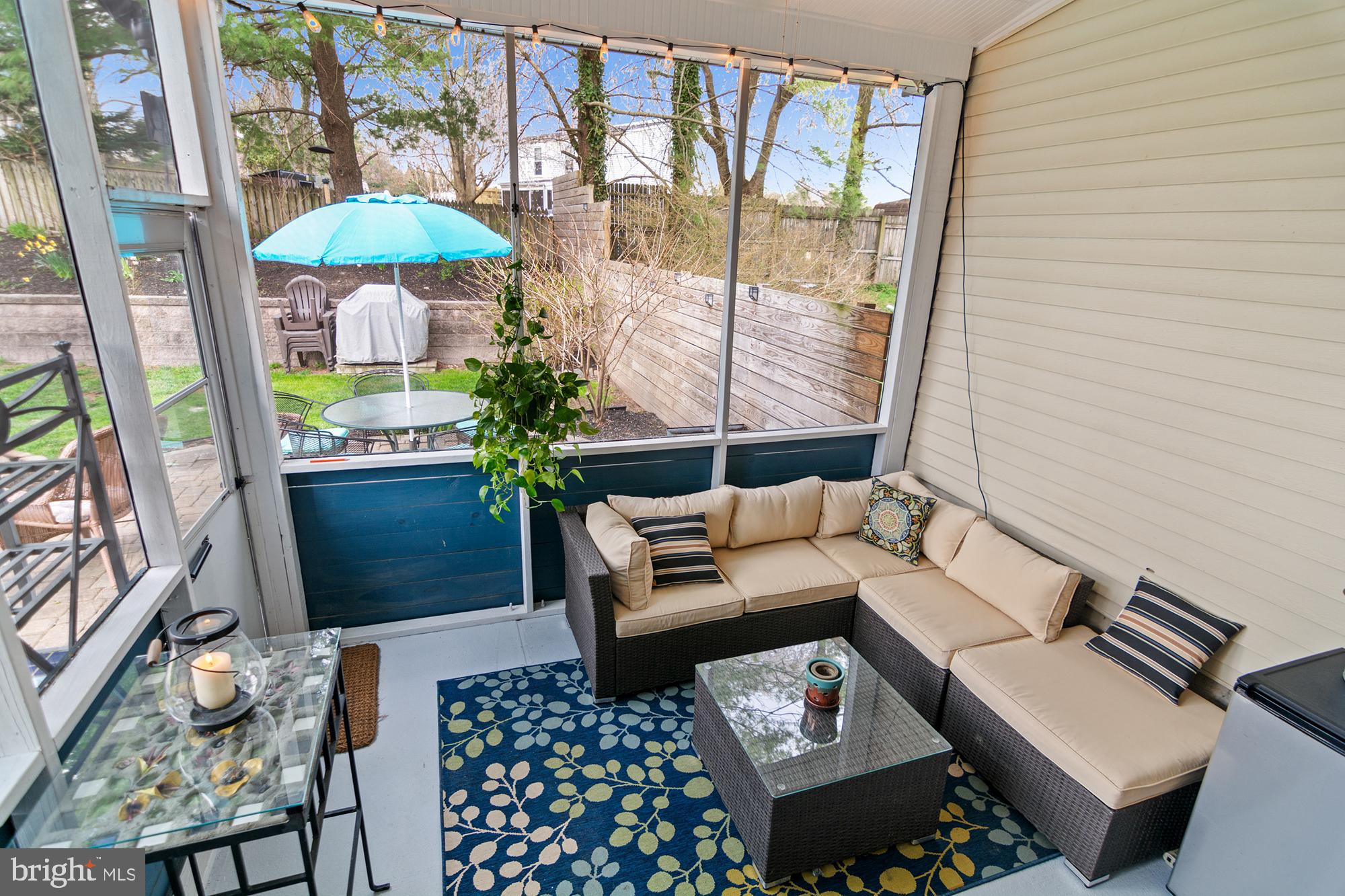 HALLFIELD MANOR - Residential