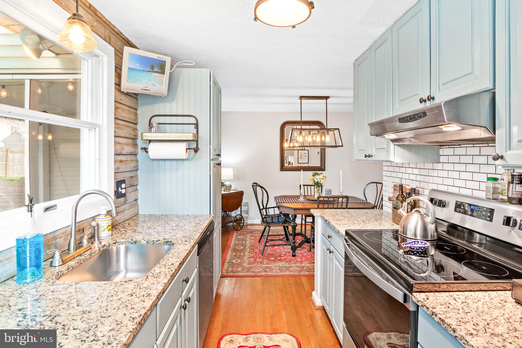 HALLFIELD MANOR - Residential