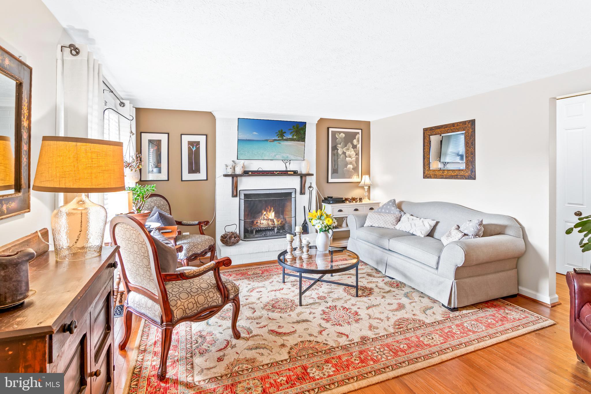 HALLFIELD MANOR - Residential