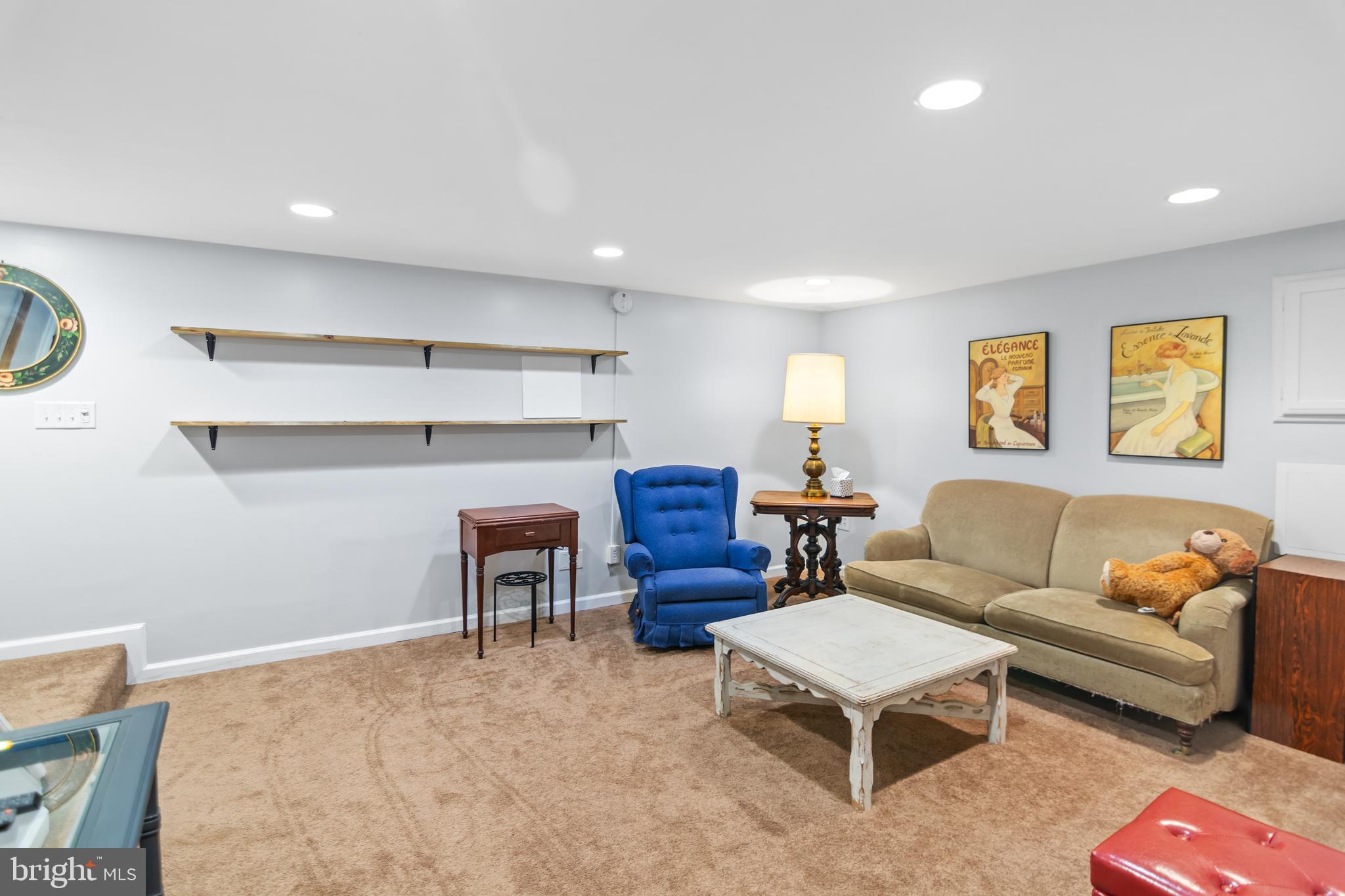 HALLFIELD MANOR - Residential