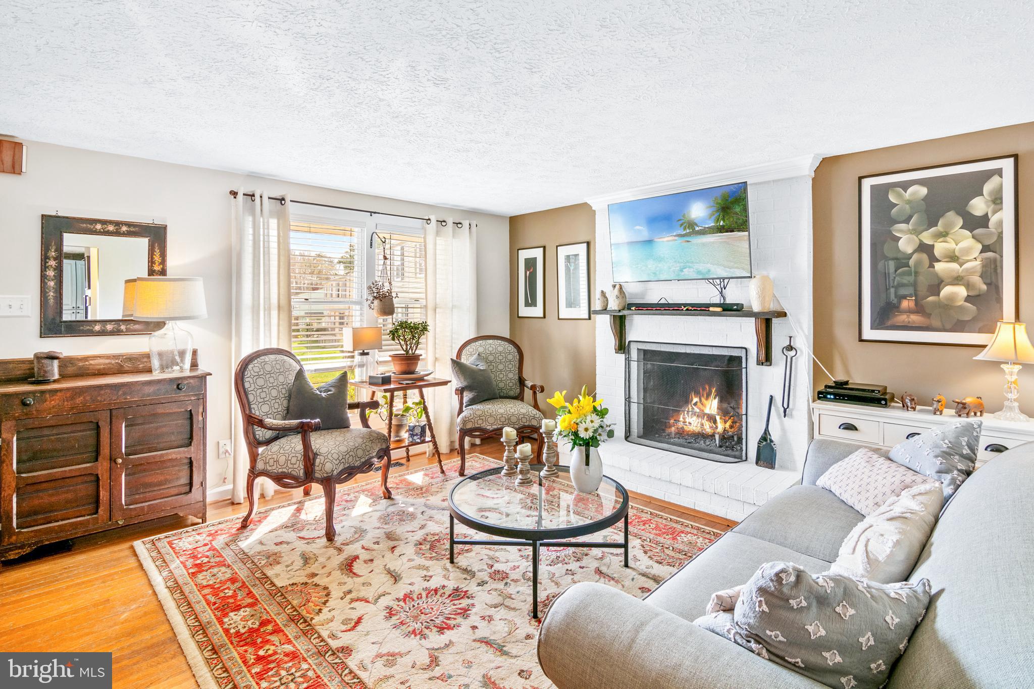 HALLFIELD MANOR - Residential