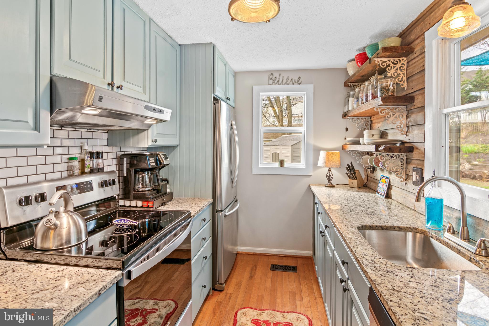 HALLFIELD MANOR - Residential