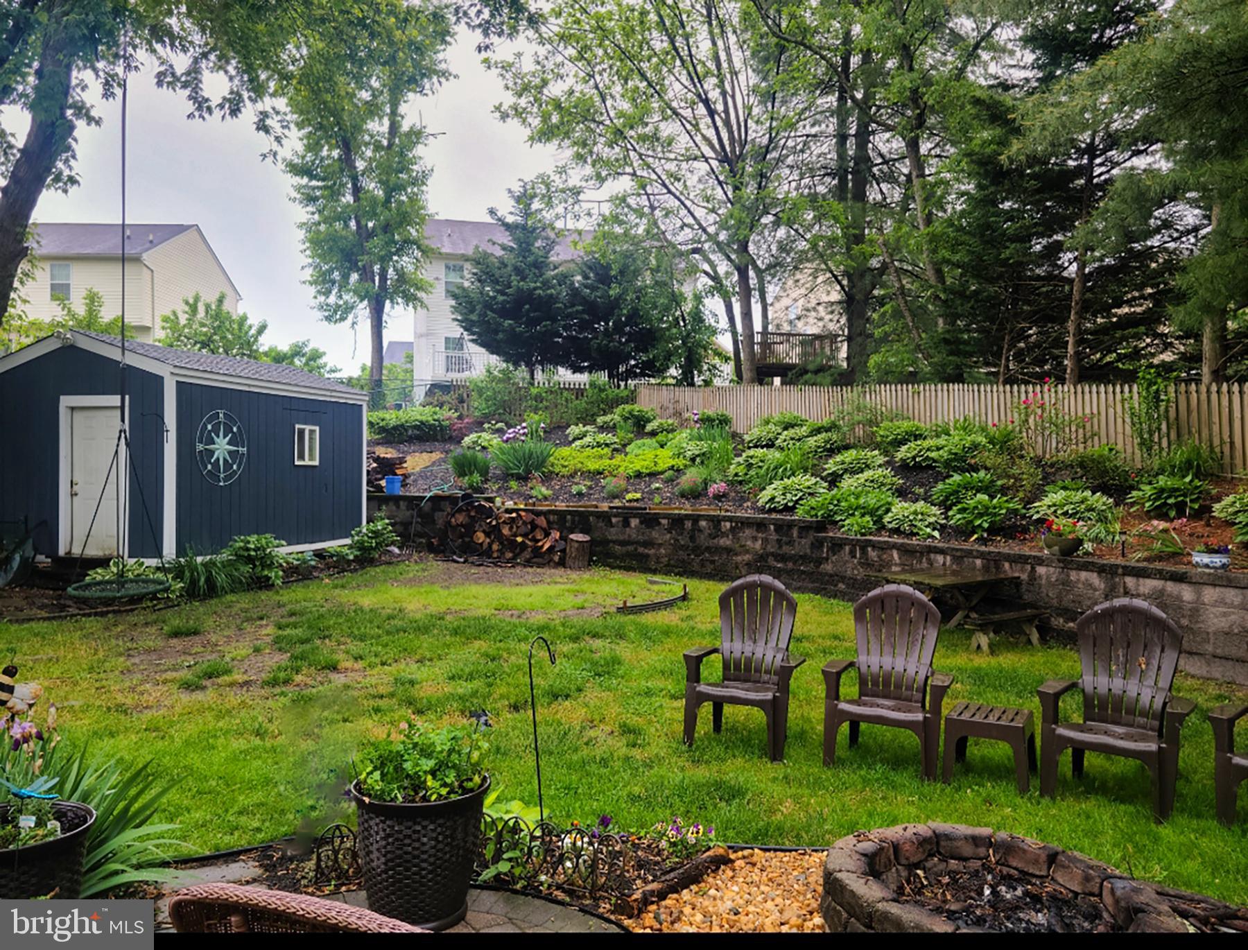 HALLFIELD MANOR - Residential