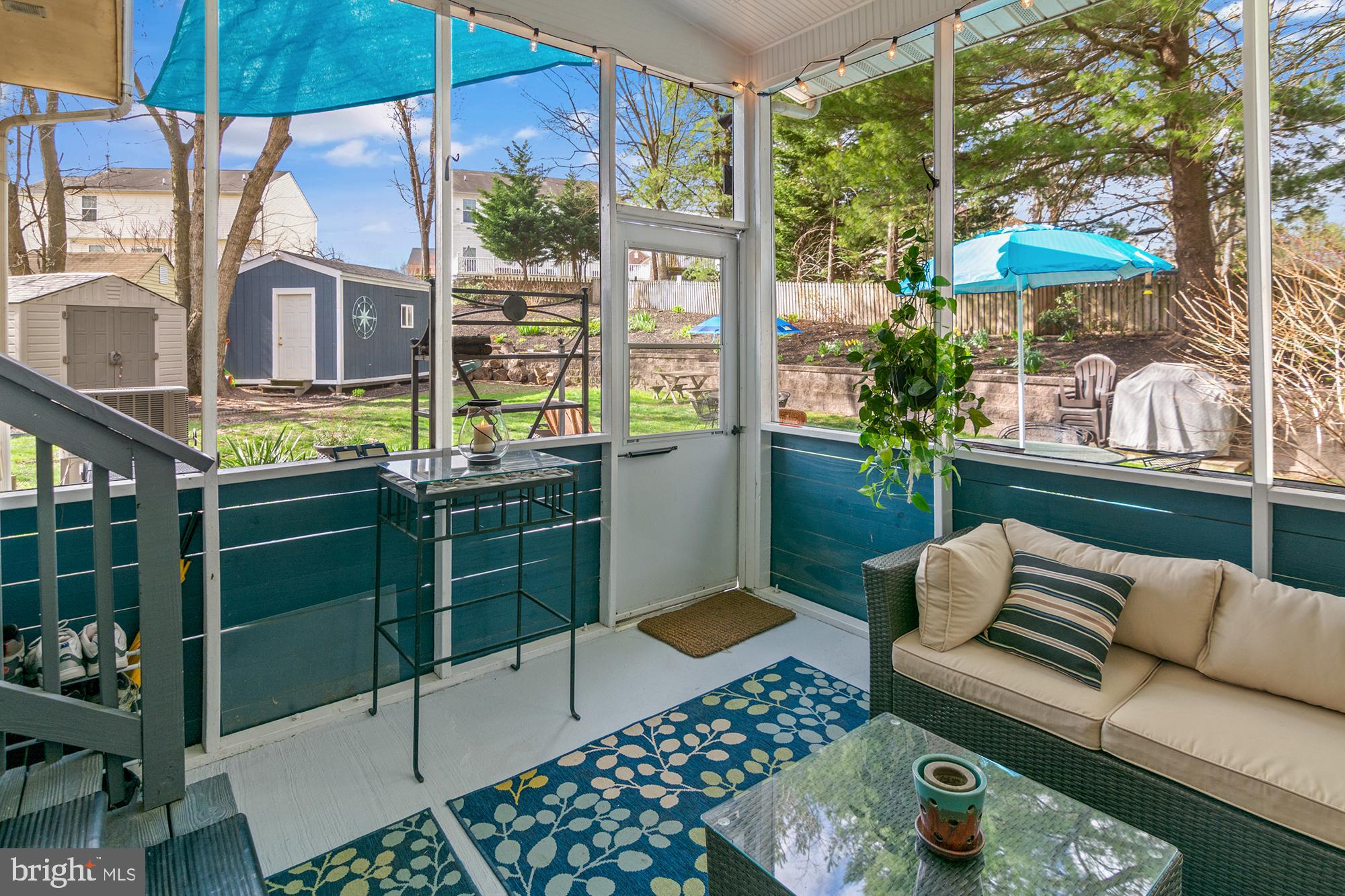 HALLFIELD MANOR - Residential