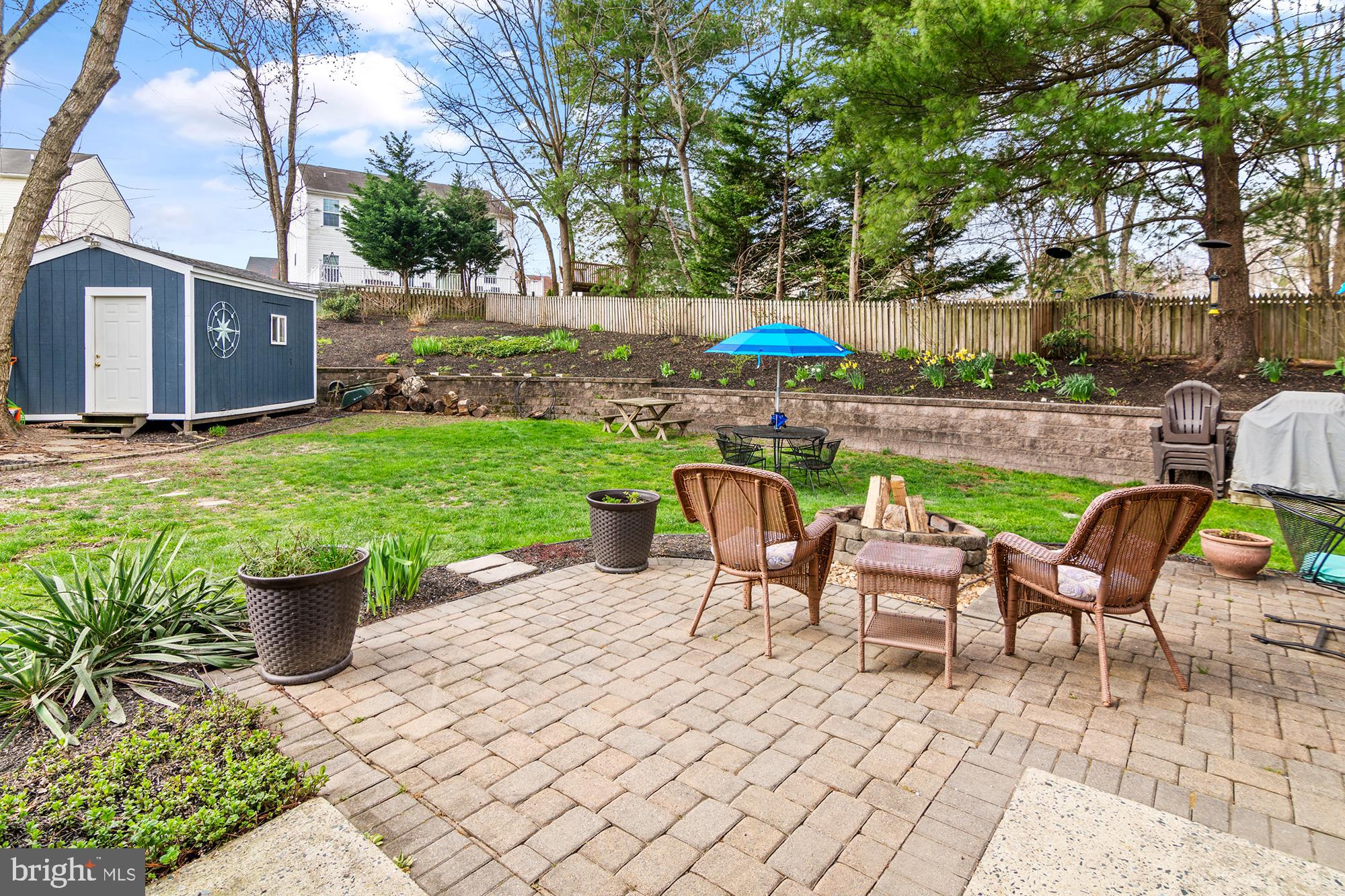 HALLFIELD MANOR - Residential