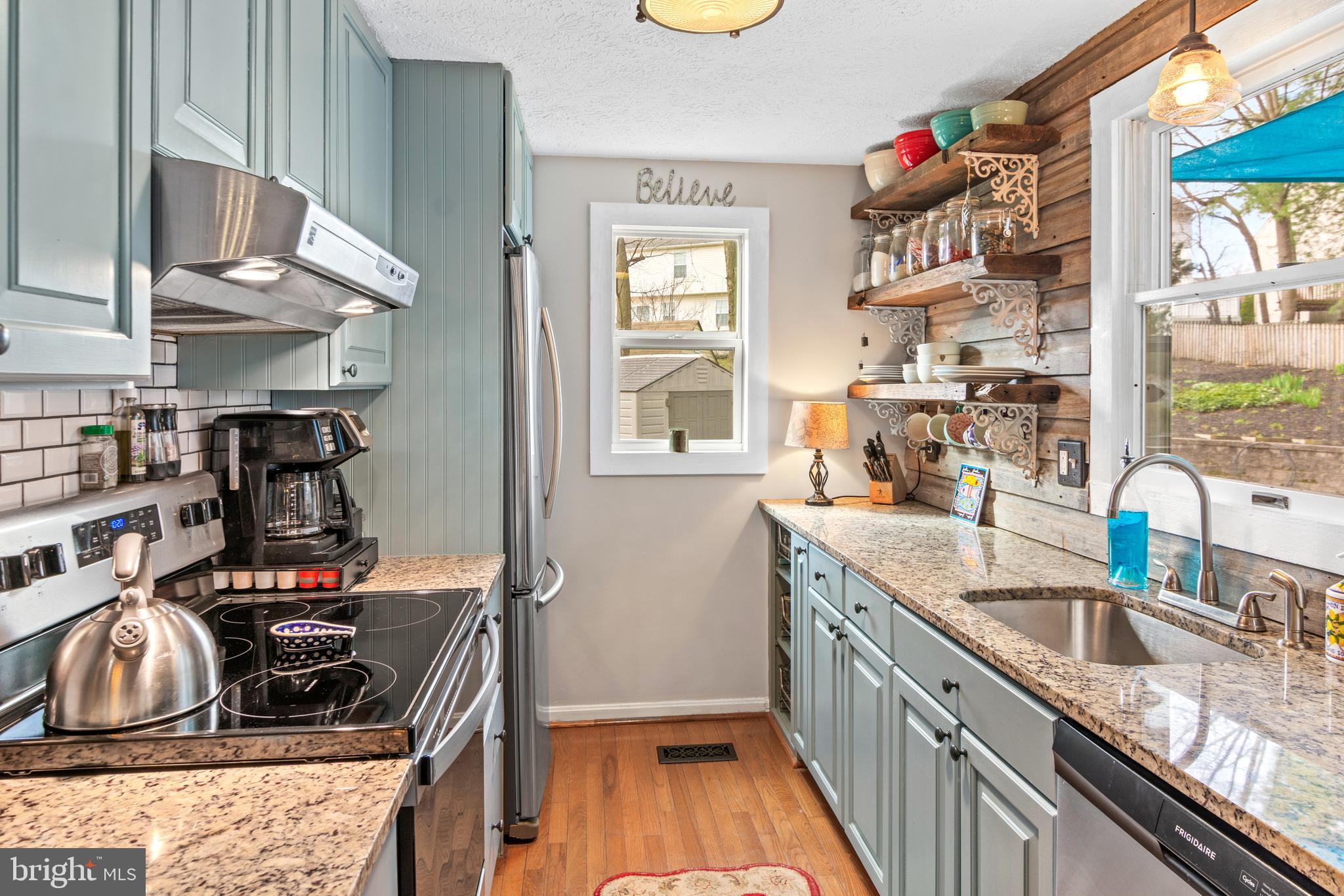 HALLFIELD MANOR - Residential