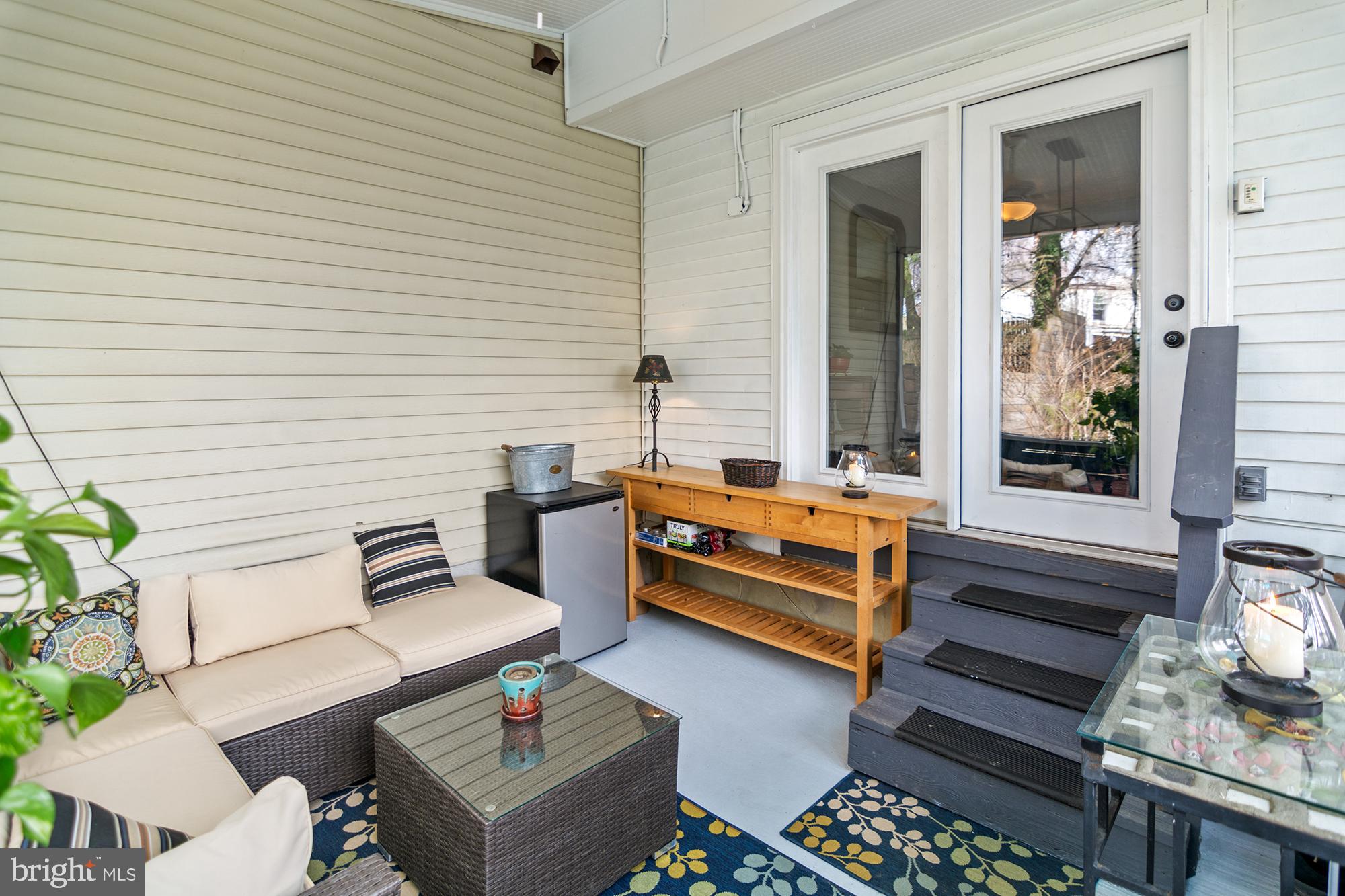 HALLFIELD MANOR - Residential