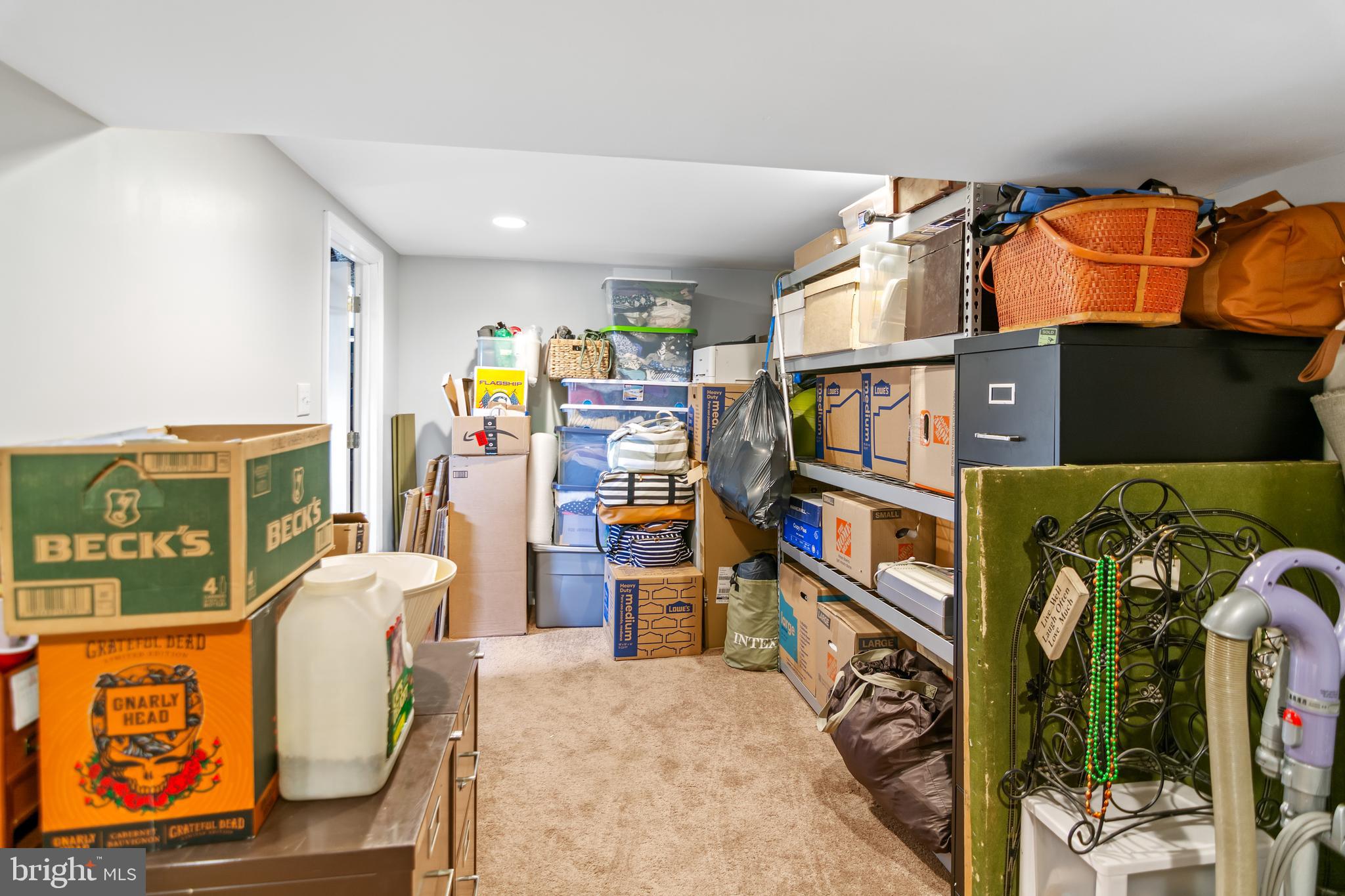 HALLFIELD MANOR - Residential