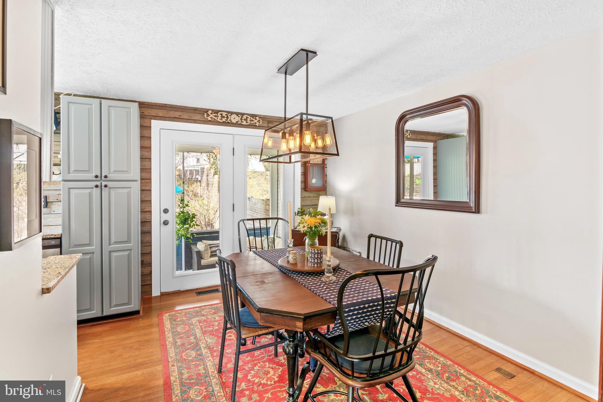 HALLFIELD MANOR - Residential