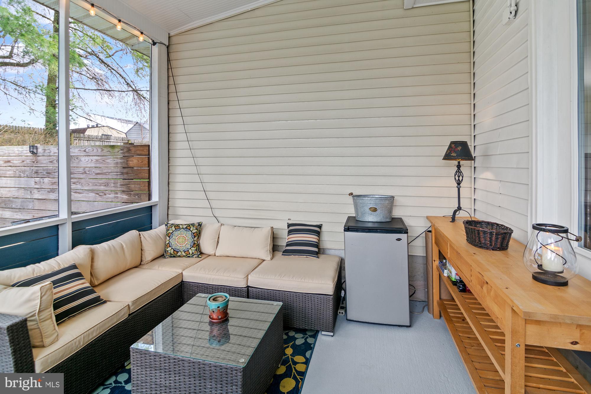 HALLFIELD MANOR - Residential