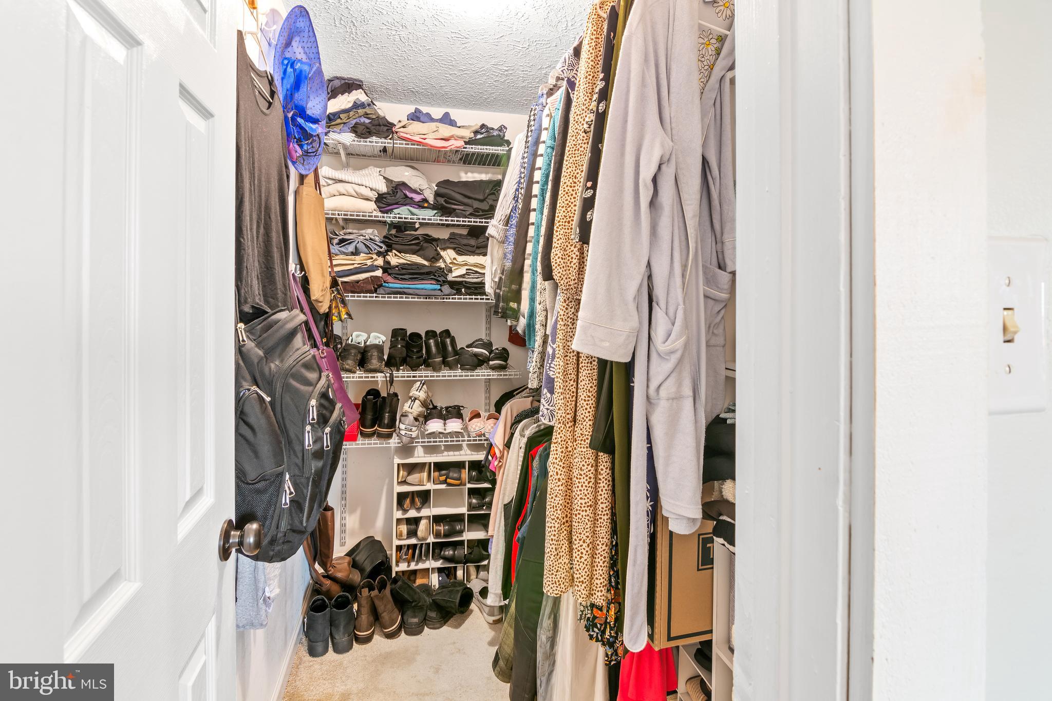 HALLFIELD MANOR - Residential