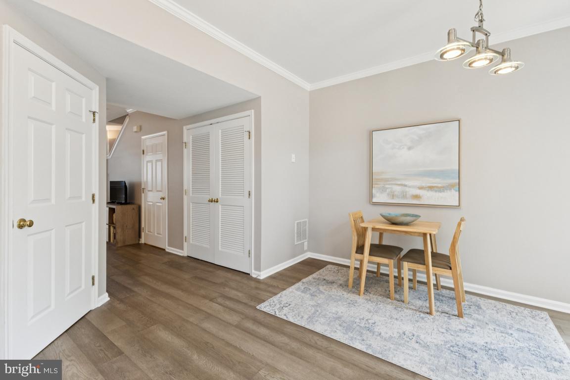 ASHBURN VILLAGE - Residential