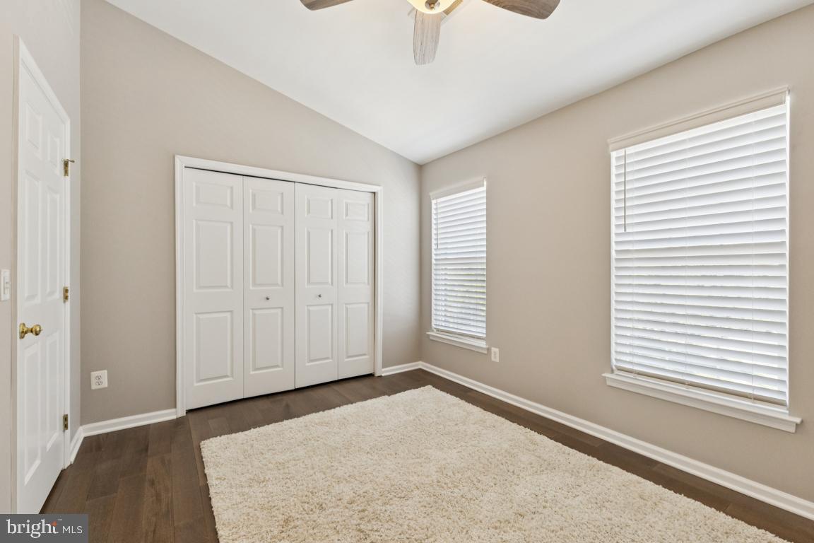 ASHBURN VILLAGE - Residential