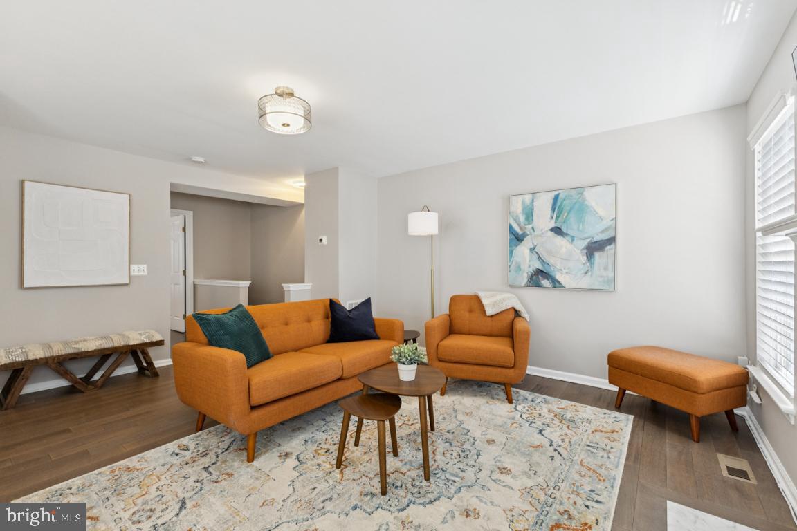 ASHBURN VILLAGE - Residential